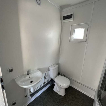 Containerbüro, Küche, Toilette und Dusche 6,00 x 2,43 m
