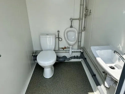 Sanitärcontainer mit 3 Kabinen (Ref: S2107)